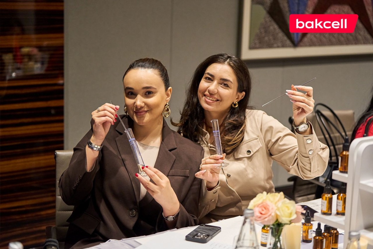 Bakcell 8 Martı xanım jurnalistlərlə birgə qeyd edib - FOTOLAR